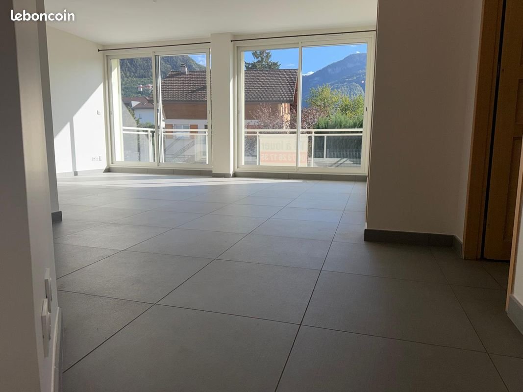 Appartement à louer, 87m², Saint-Pierre-en-Faucigny