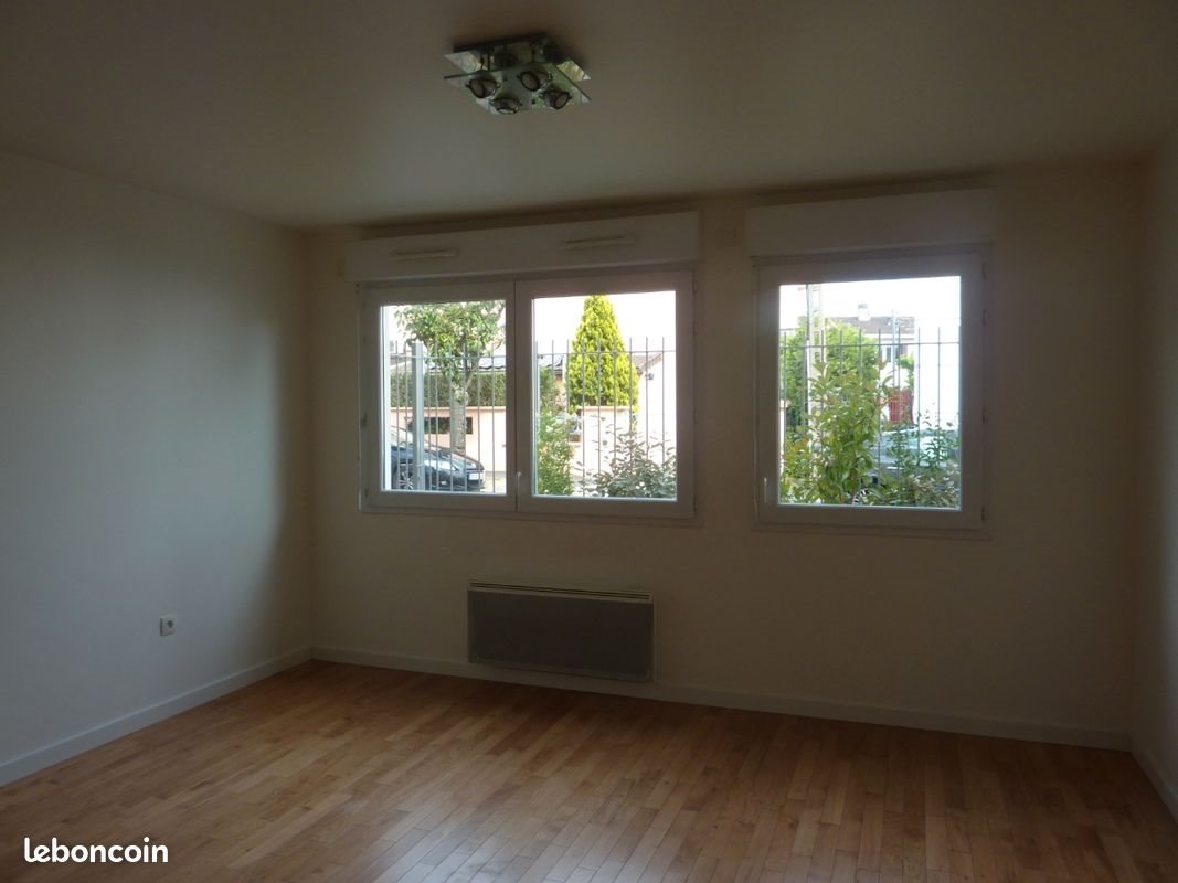 Appartement à louer, 28m², Pontault-Combault