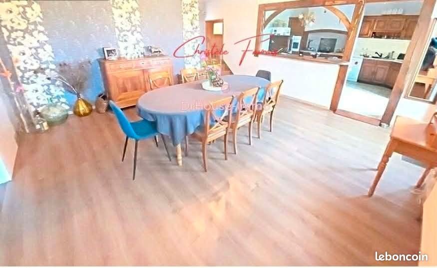 Maison à vendre, 139m², Saint-Georges-de-Reintembault