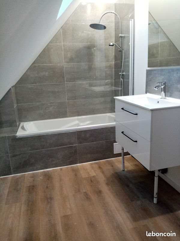 Maison à louer, 75m², Lusanger