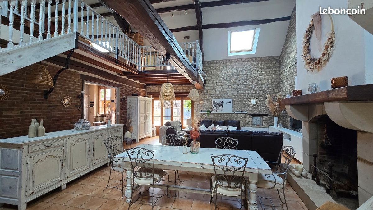 Maison à louer, 260m², Bonnard