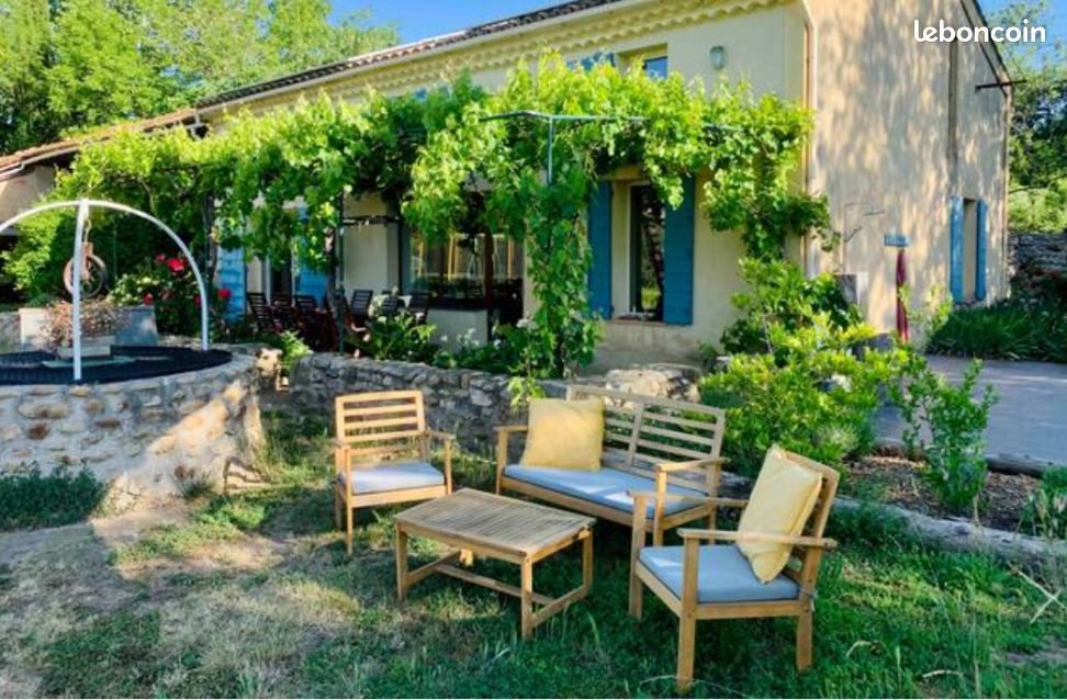 Maison à louer, 180m², Eyguières
