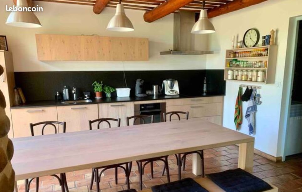 Maison à louer, 180m², Eyguières