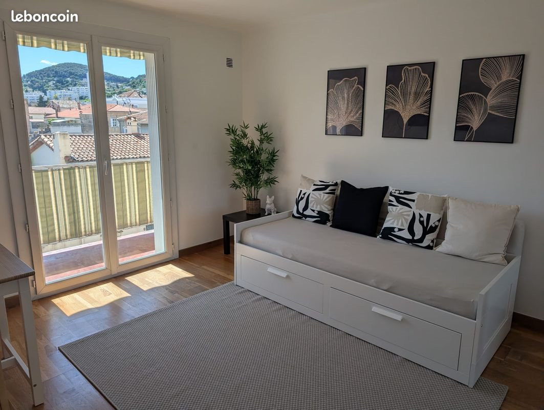 Appartement à louer, 30m², Vallauris