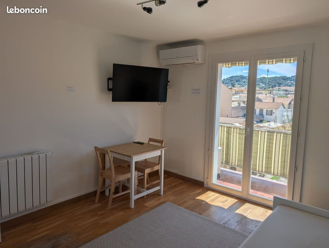 Appartement à louer, 30m², Vallauris