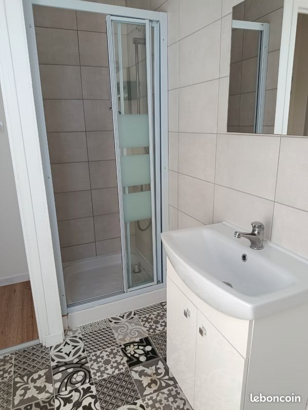 Appartement à louer, 28m², Vay