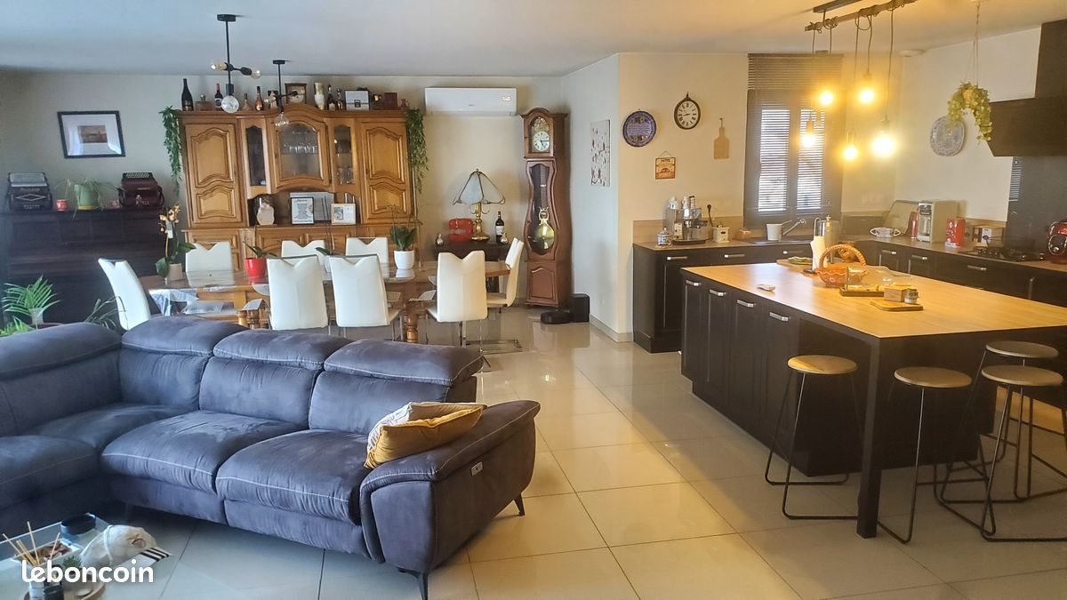 Maison à vendre, 140m², Saint-Genis-d'Hiersac