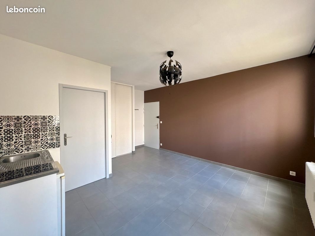 Appartement à louer, 22m², Saint-Étienne