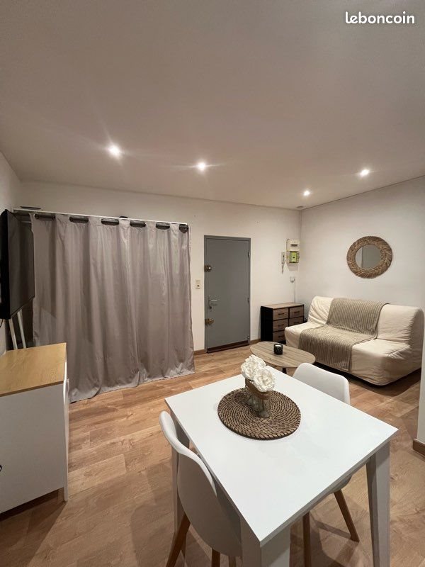 Appartement à louer, 20m², L'Isle-sur-la-Sorgue
