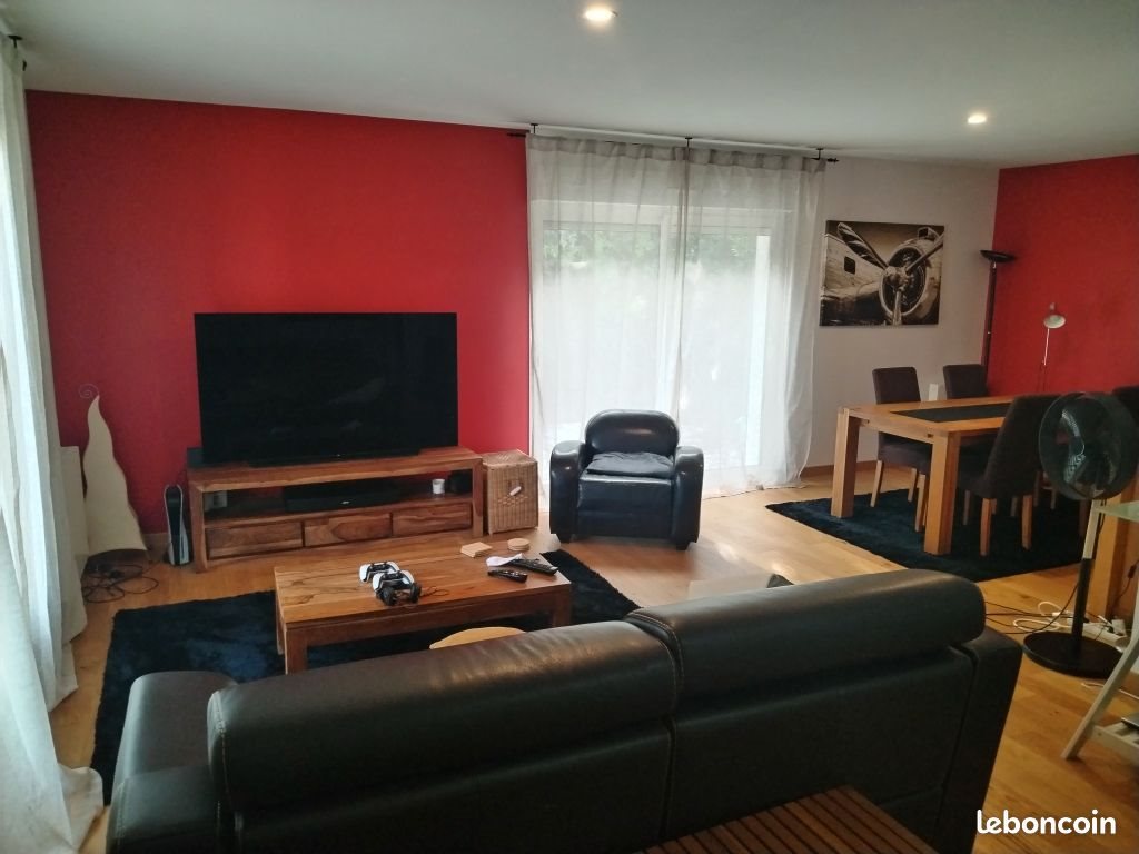 Maison à louer, 95m², Pisany