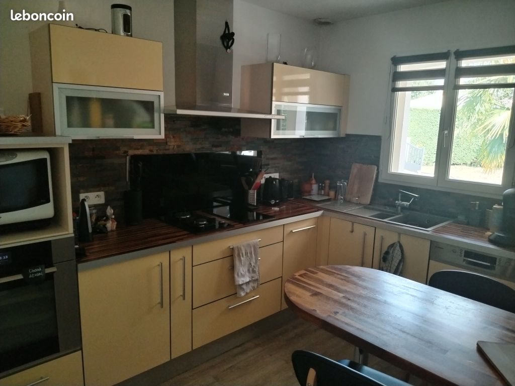 Maison à louer, 95m², Pisany