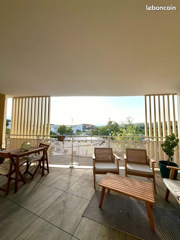 Appartement à louer, 69m², Meyreuil