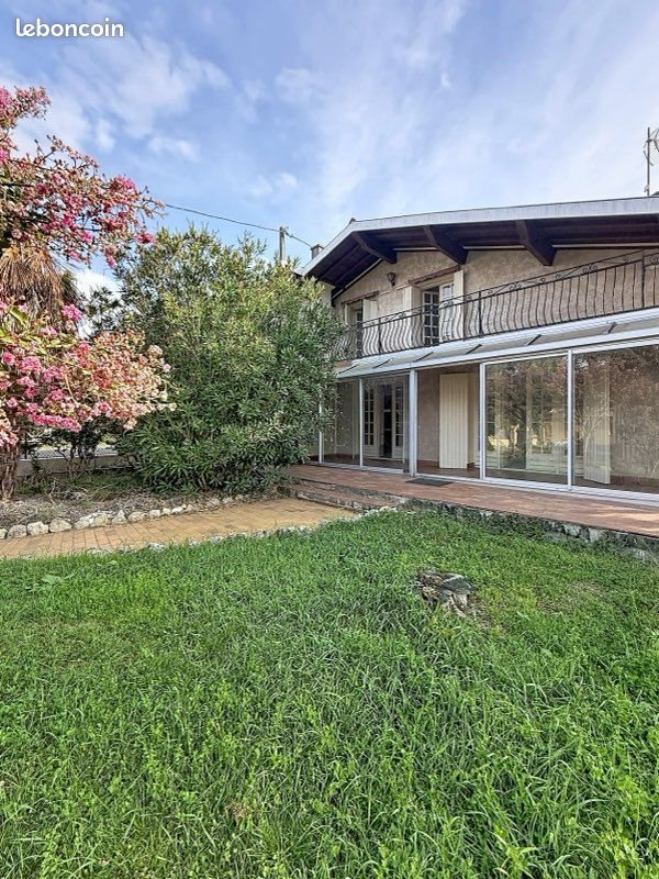 Maison à louer, 160m², Lesparre-Médoc