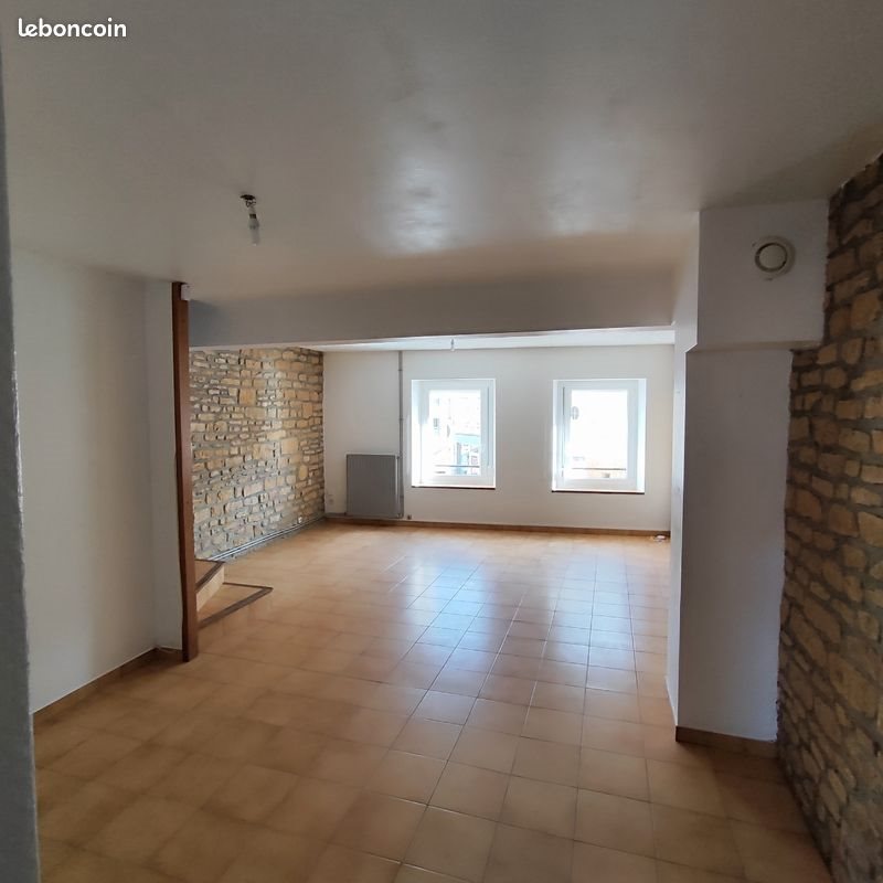 Appartement à louer, 90m², Boulzicourt