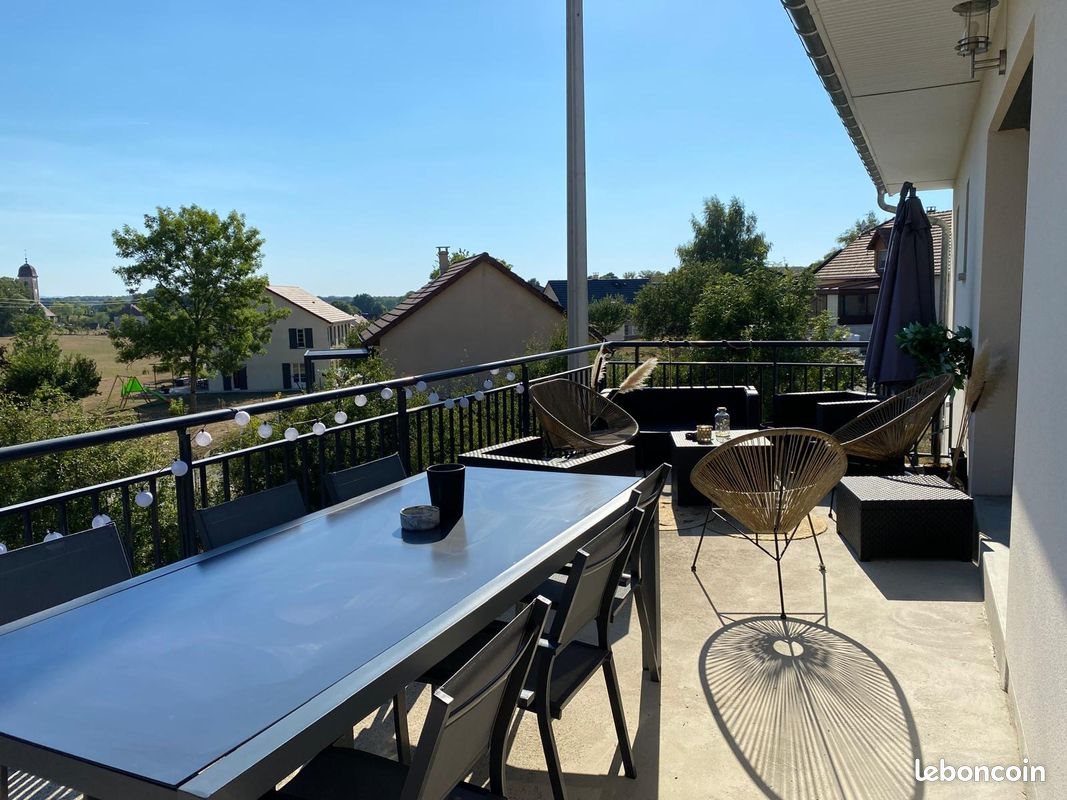 Appartement à louer, 100m², Etalans