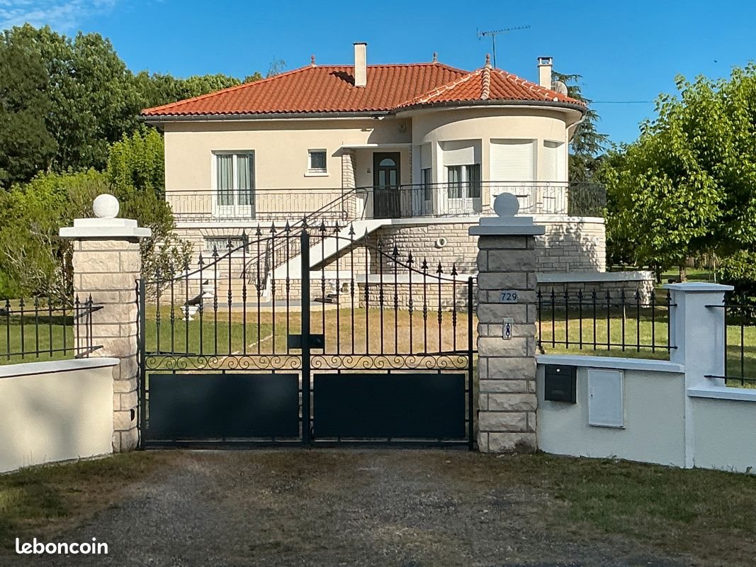 Maison à vendre, 165m², Les Eglisottes-et-Chalaures