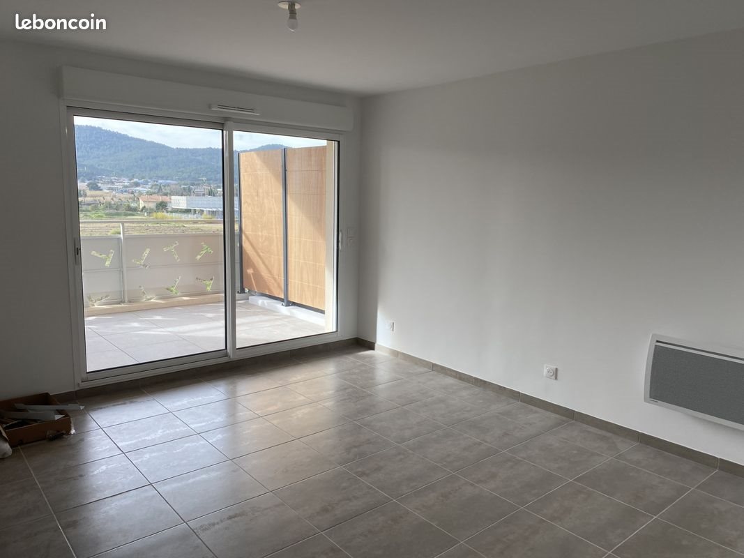 Appartement à louer, 61m², Hyères