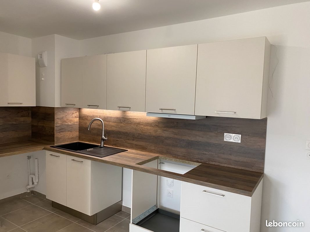 Appartement à louer, 61m², Hyères