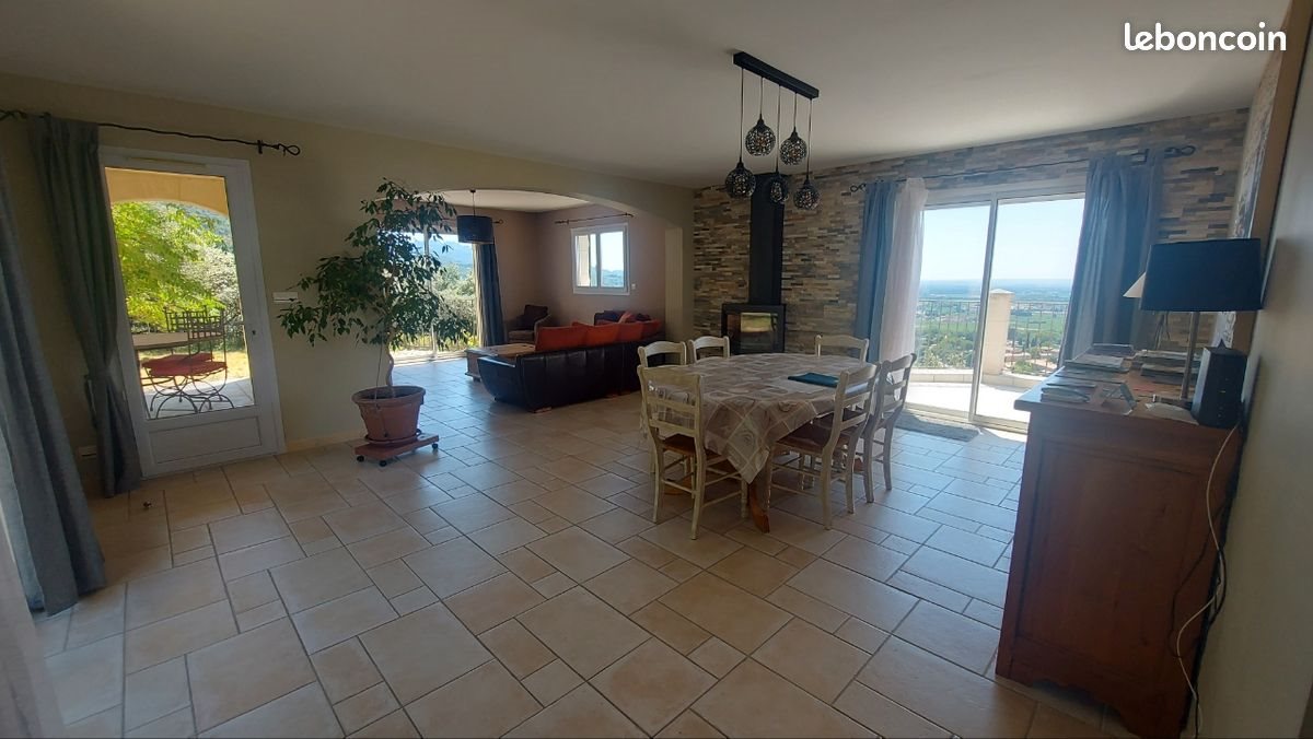 Maison à louer, 130m², Séguret