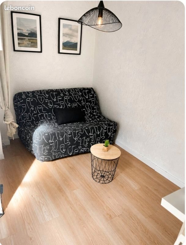 Appartement à louer, 17m², La Roquebrussanne