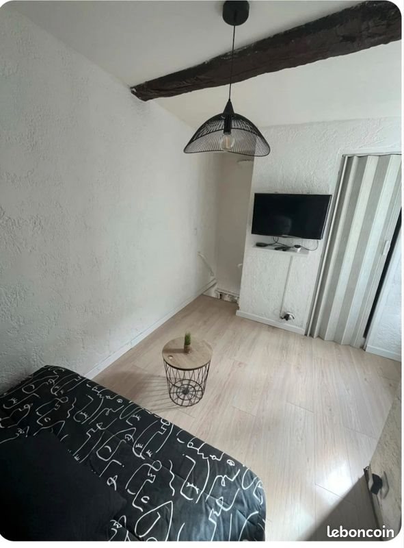 Appartement à louer, 17m², La Roquebrussanne