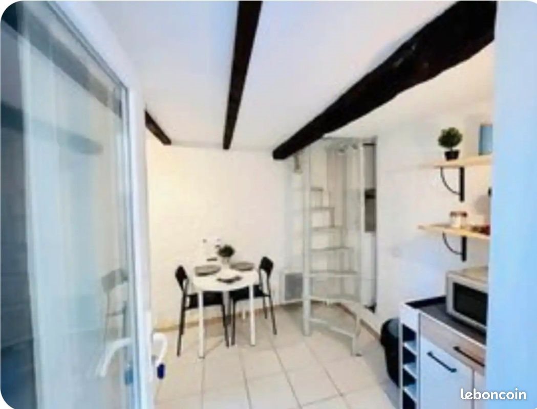 Appartement à louer, 17m², La Roquebrussanne