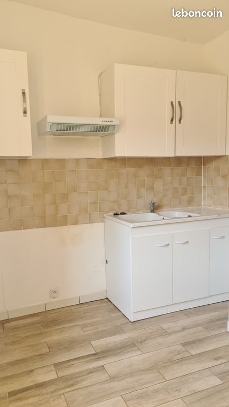 Appartement à louer, 80m², Villeneuve-l'Archevêque