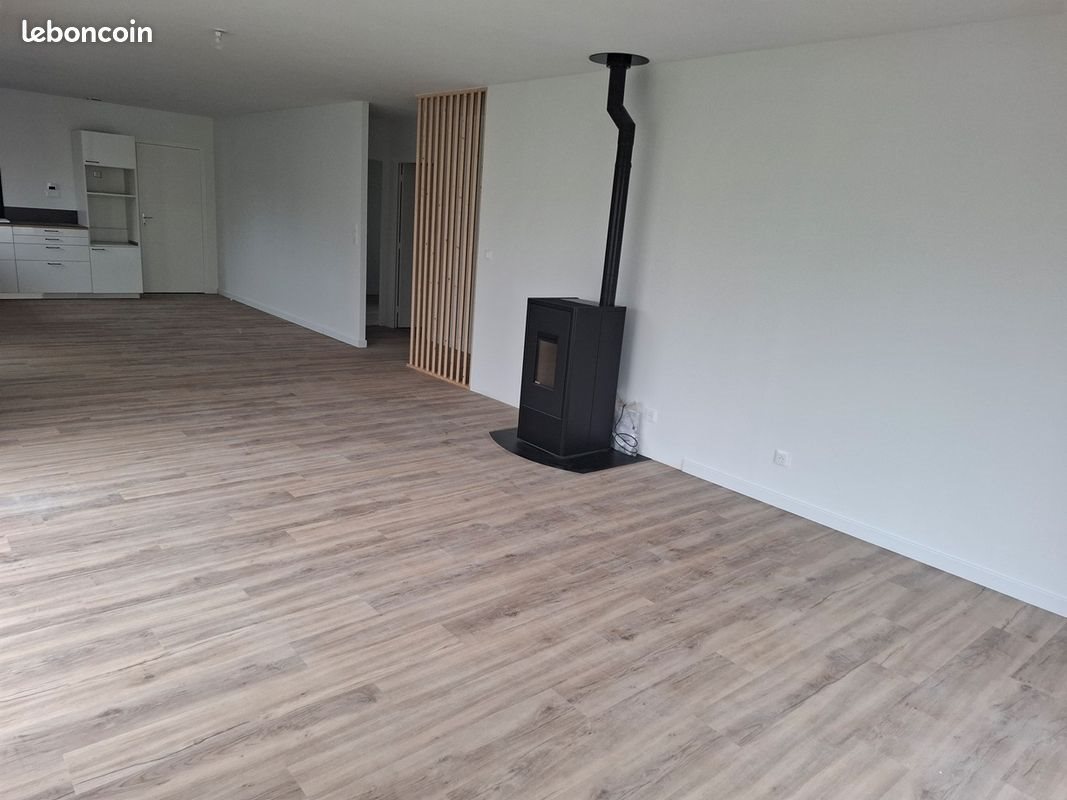 Maison à louer, 105m², Saint-Georges-Montcocq