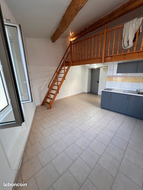 Appartement à louer, 21m², Nîmes