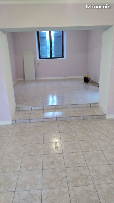 Maison à louer, 70m², Corre