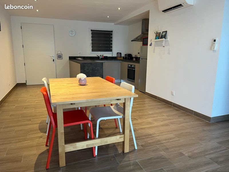 Maison à louer, 68m², Valensole