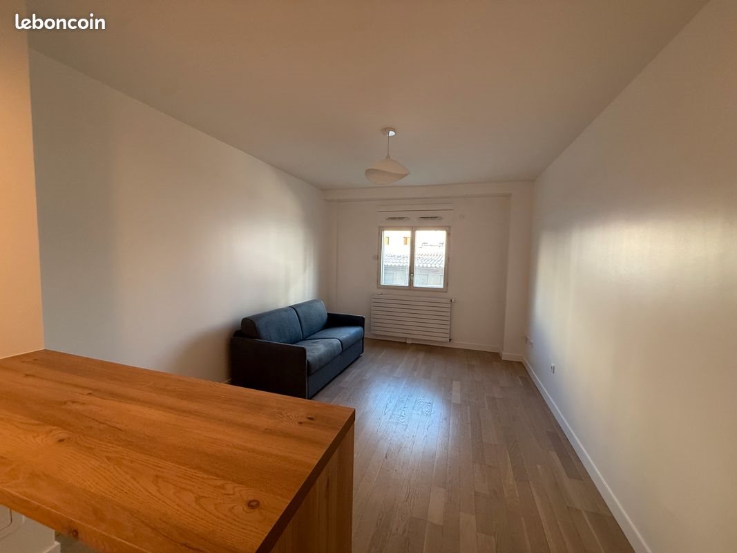 Appartement à louer, 30m², Courbevoie
