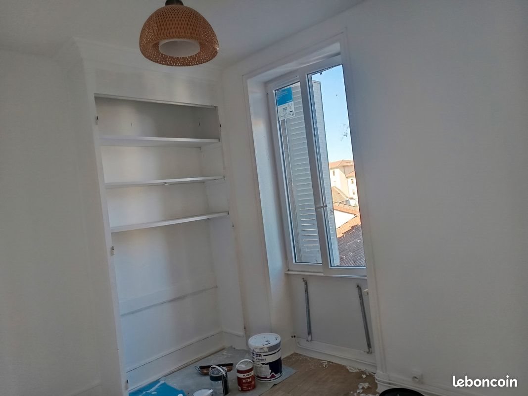 Appartement à louer, 74m², Thizy