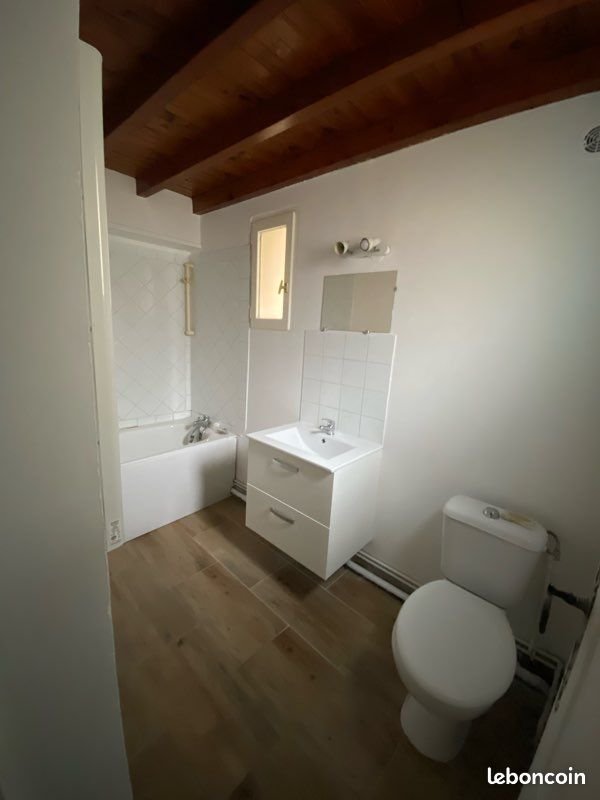 Appartement à louer, 37m², Nîmes