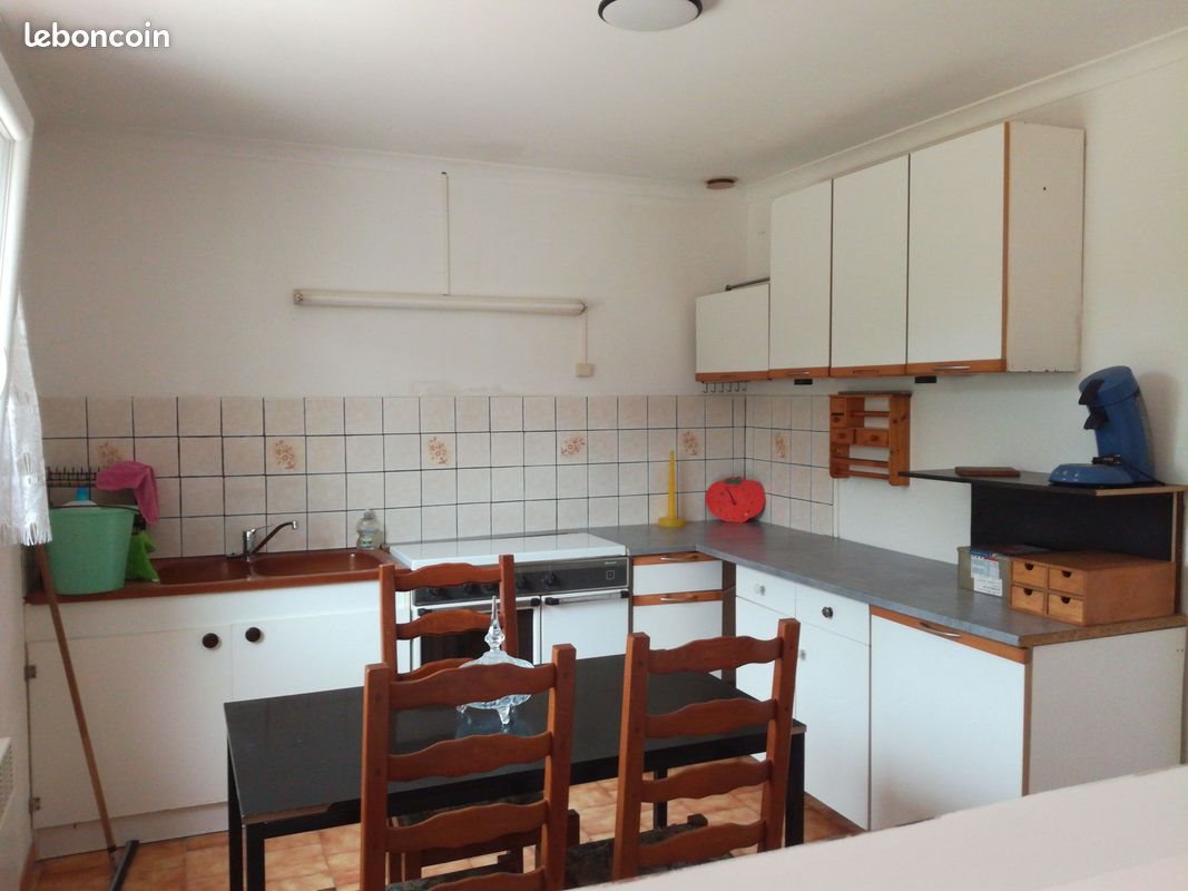 Maison à louer, 78m², Régusse