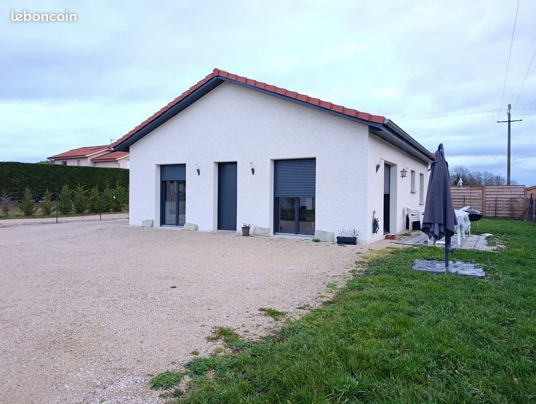Maison à louer, 80m², Curtafond