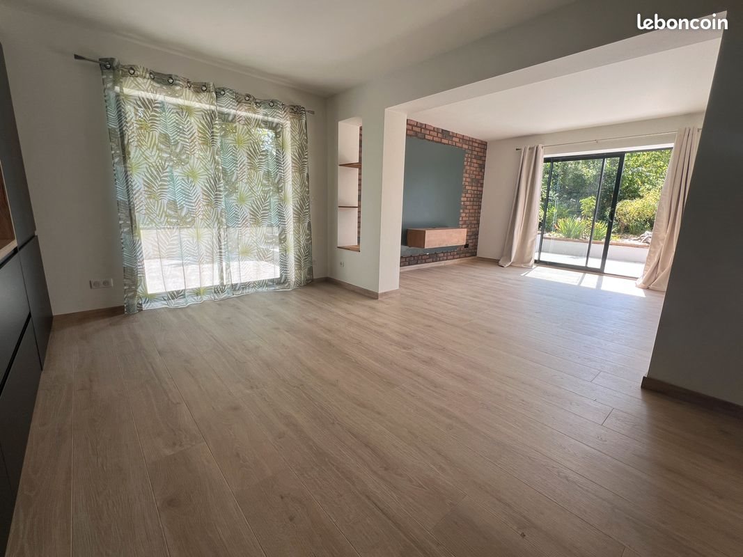 Appartement à louer, 80m², Messery