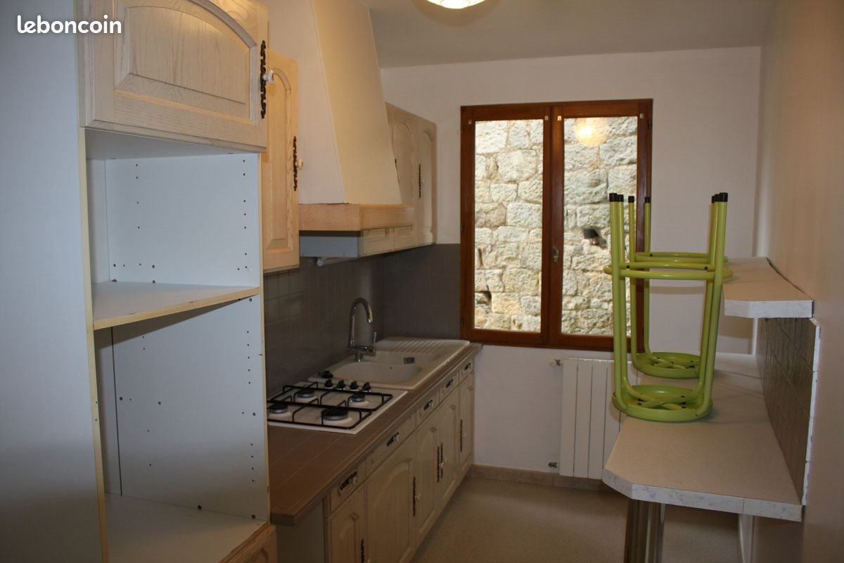 Maison à louer, 93m², Ucel
