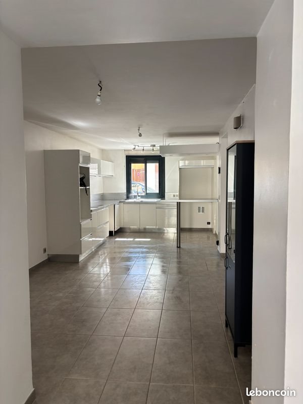 Appartement à louer, 65m², Marseille 9ème