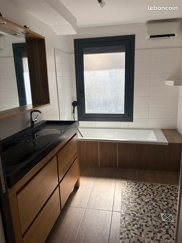 Appartement à louer, 65m², Marseille 9ème