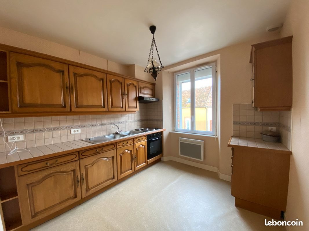 Appartement à louer, 82m², Esternay