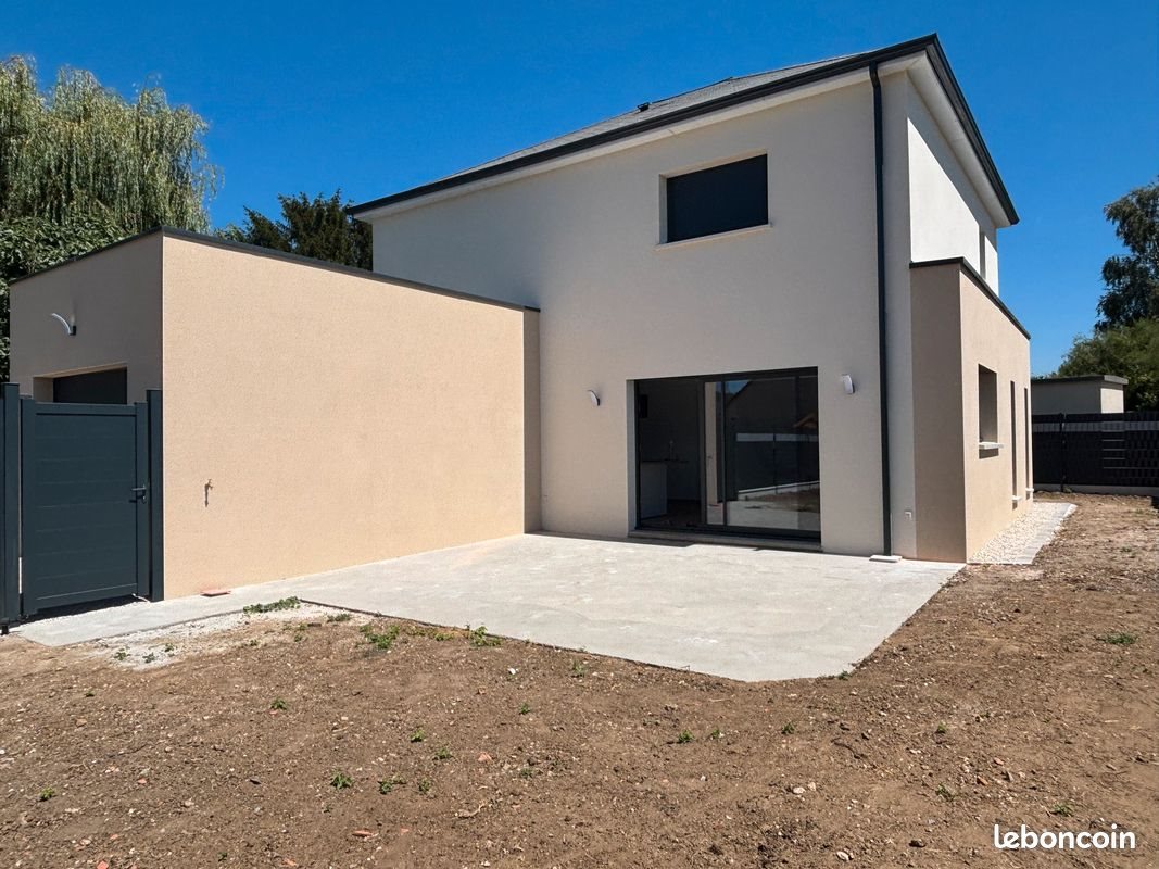 Maison à louer, 130m², Fatines