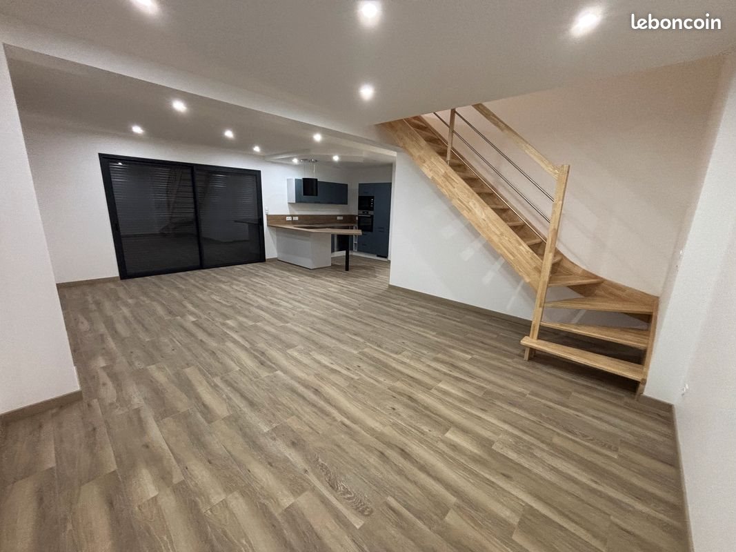 Maison à louer, 130m², Fatines