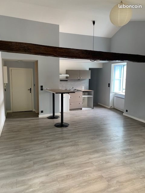 Appartement à louer, 45m², Solignac