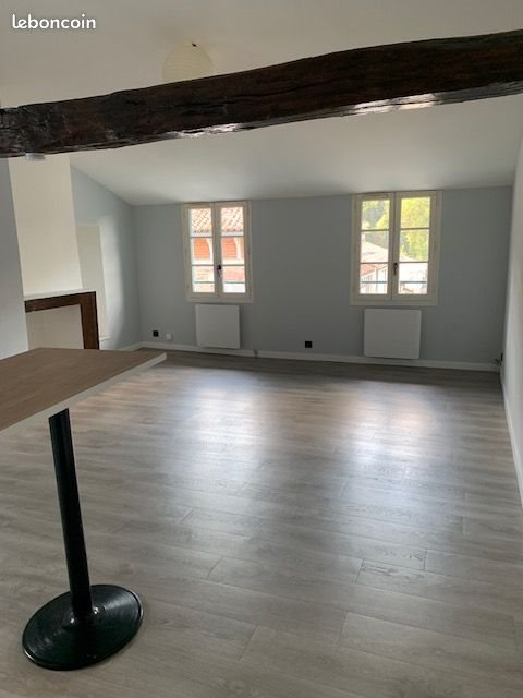 Appartement à louer, 45m², Solignac