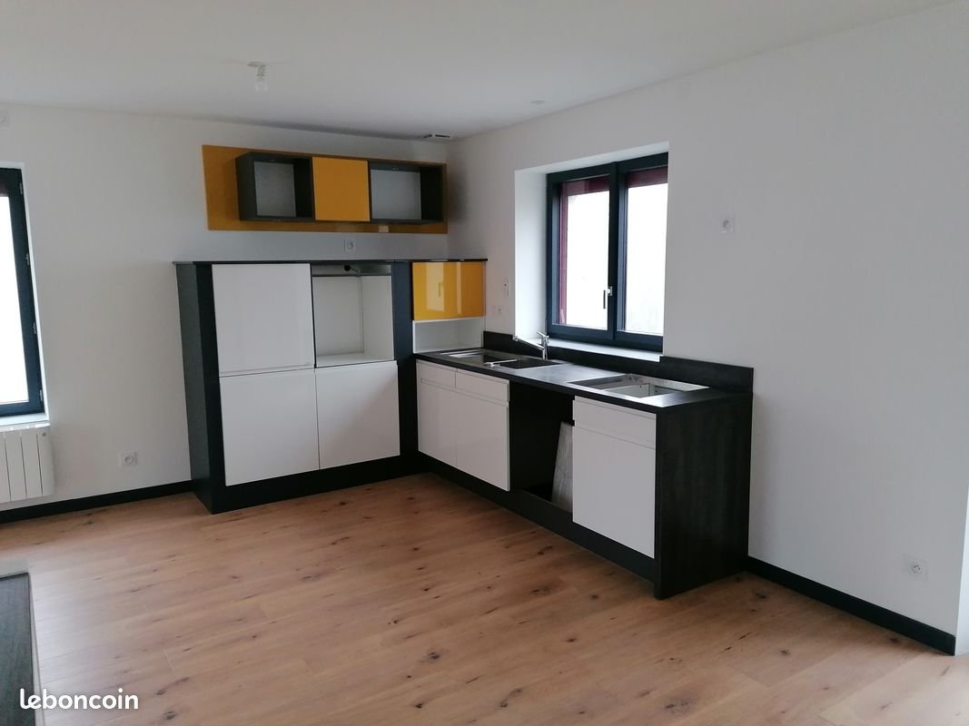 Appartement à louer, 65m², Bourg-Argental