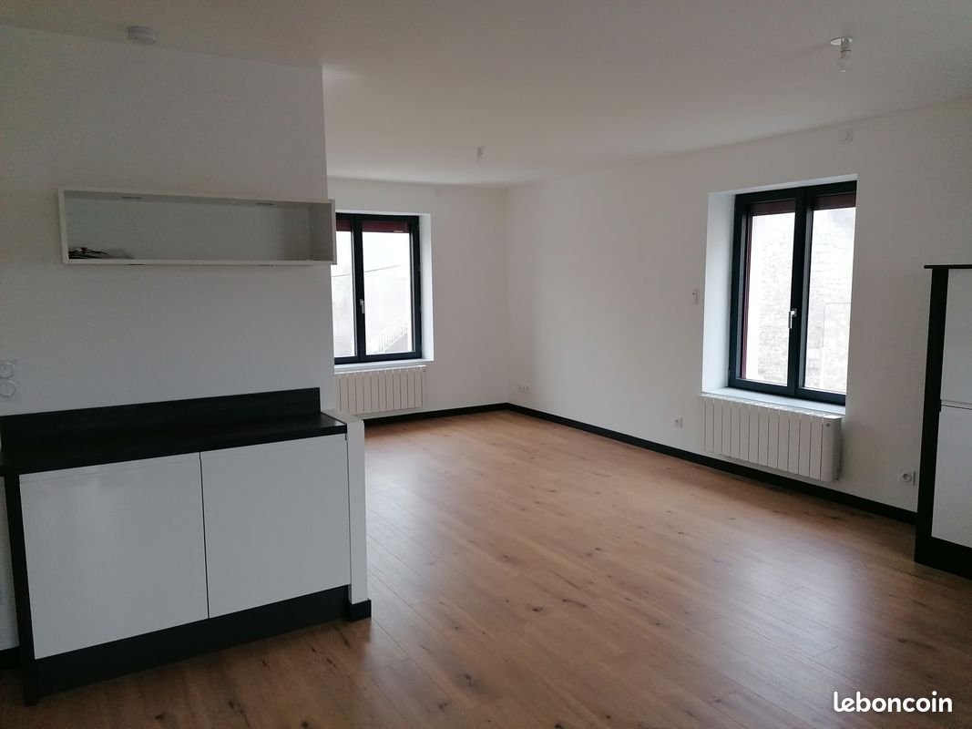 Appartement à louer, 65m², Bourg-Argental