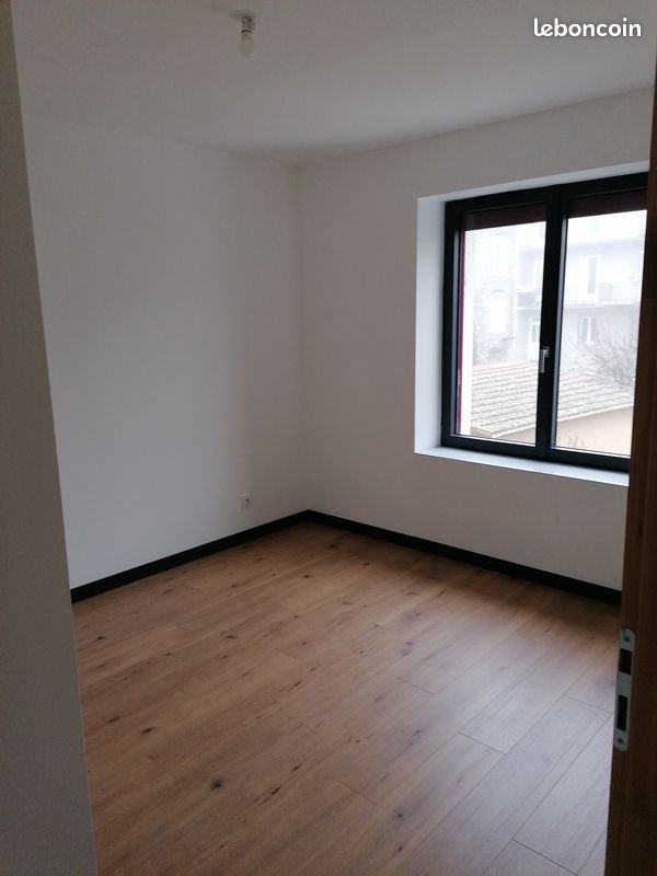 Appartement à louer, 65m², Bourg-Argental