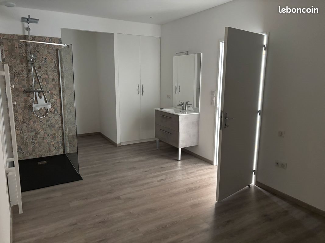 Appartement à louer, 84m², Laissac