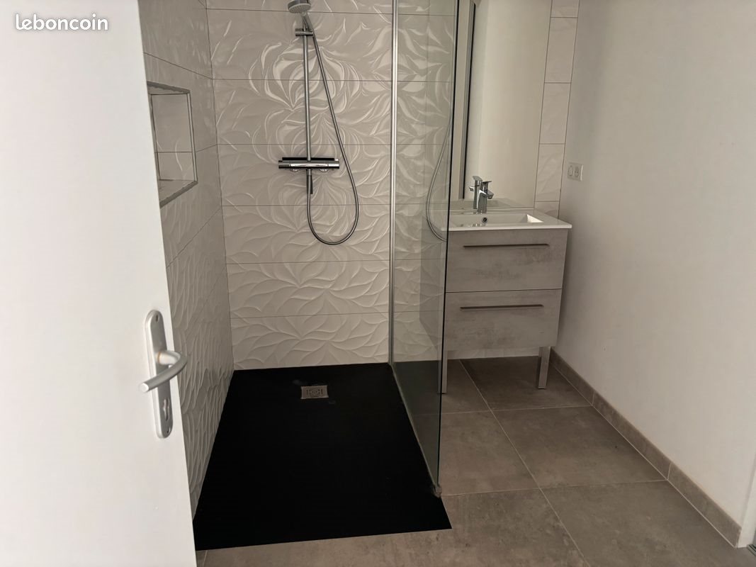 Appartement à louer, 84m², Laissac